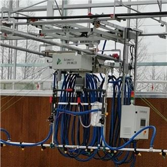 Automatické zavlažovací ramena s přepravním vozidlem